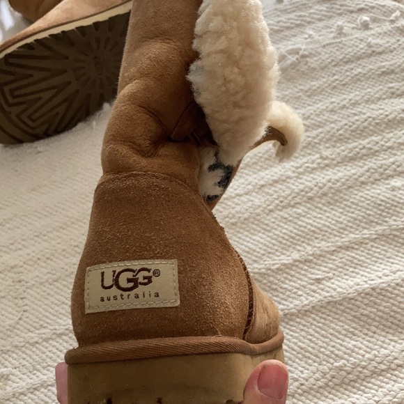 Women’s Bailey Button Ugg - Picture 9 of 13